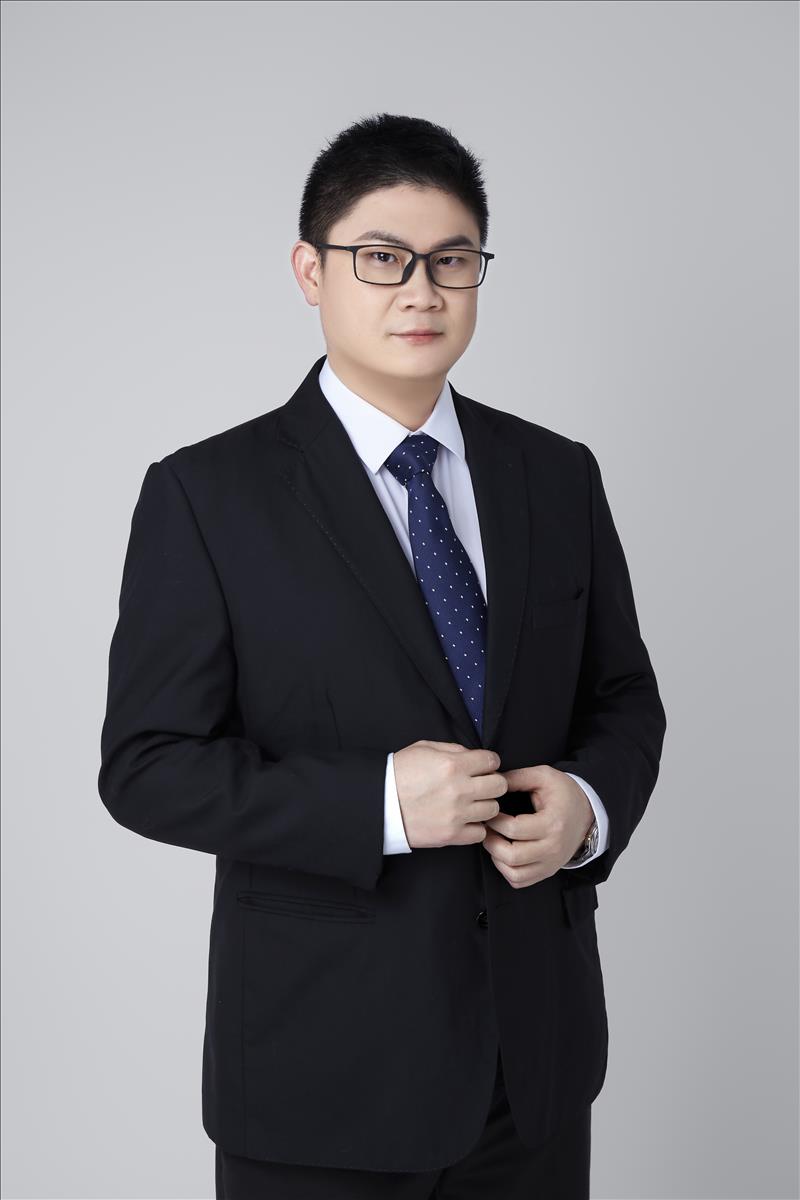 谢球（实习律师）