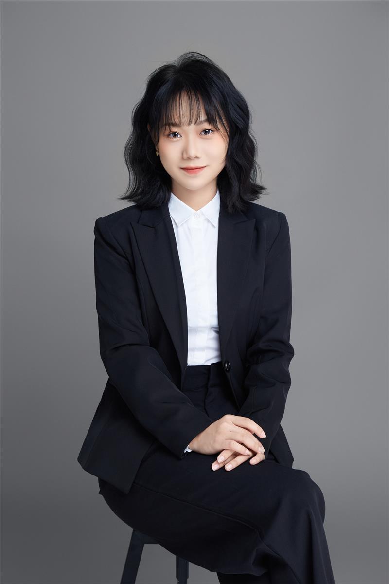 黄培怡（行政）